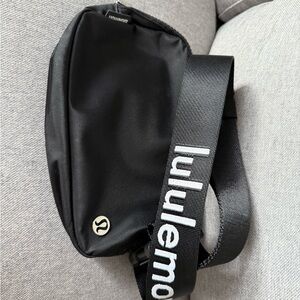 Lululemon Everywhere Belt Bag 1L Wordmark